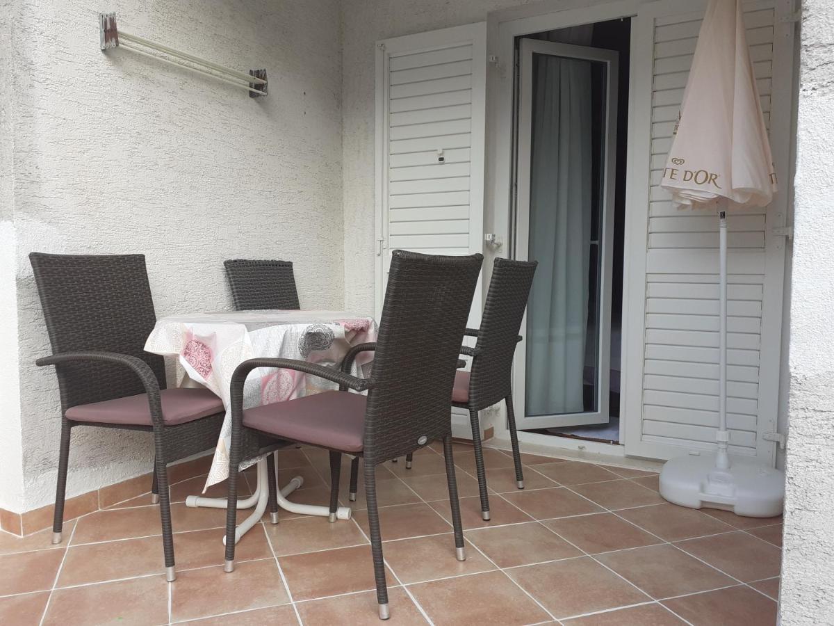 Omis Apartmani Mouse Exterior photo