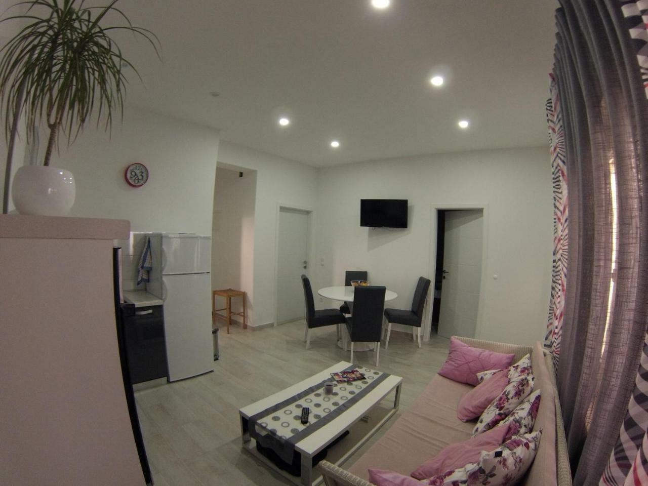 Omis Apartmani Mouse Exterior photo